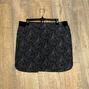 Cypress Club Women’s Skort Black White Geometric Pattern & Tummy Control Band L